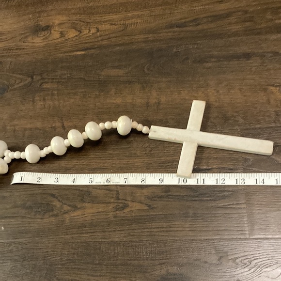 GIANT WHITE WOODEN ROSARY - Picture 6 of 7